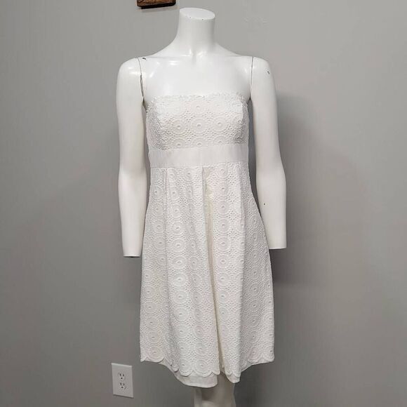 Lilly Pulitzer Dress Women SZ 8 Mini White Eyelet Lace Strapless‎ Pleated Ruffle - Picture 1 of 15